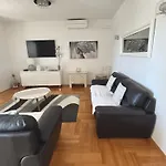Taras Apartman