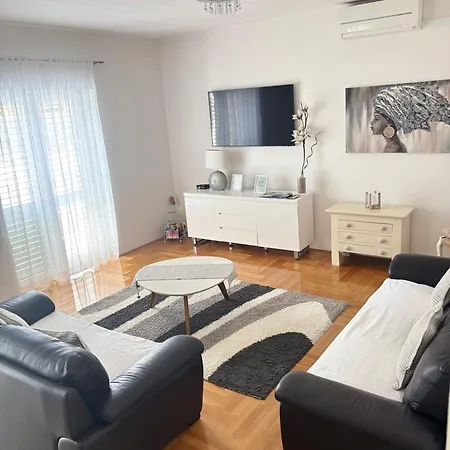 Apartment Taras *